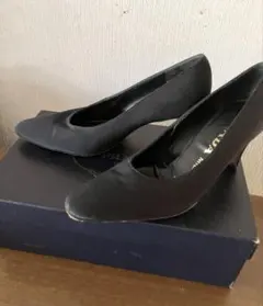 PRADA プラダ　ブラック　ヒール　パンプスのサムネイル