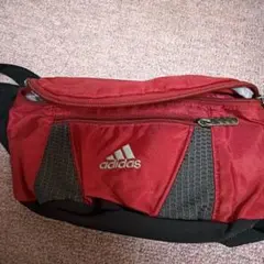 adidas ボディバッグ 赤