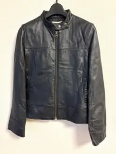 【良品】ナチュラルビューティーベーシック　レザージャケットS　ブラック羊革