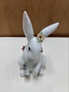 リアドロ (花飾りの白ウサギ) ポーセリン フィギュアのサムネイル