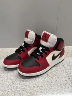 NIKE Air Jordan 1 Mid Chicago Black Toe