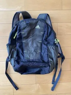 adidas　リュック カーキ　ブラック　スポーツのサムネイル