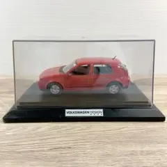 フォルクスワーゲン　デザイン　ゴルフ　ミニカー　レッド　台座付きのサムネイル