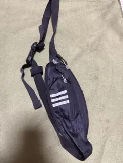adidas ボディバッグ 黒 3本ライン
