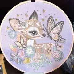 ポ*ン様 刺繍フレーム❁⃘16cm　バンビ　蝶　花　置き型　壁掛け　アジアン　プ