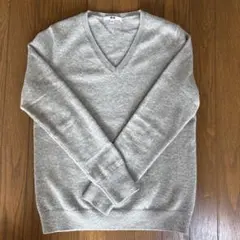 UNIQLO グレー Vネックカシミヤセーター