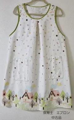 中古品　保育士　介護士　エプロン　ハンドメイド