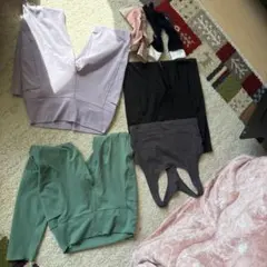 ヨガウェアセット（ラベンダー・グリーン・ブラック）ユニクロレギンスブラトップ靴下