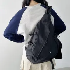 CLEA ワンポイントボディバッグ/ユニセックス メッセンジャーバッグ