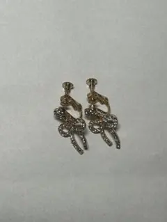 リボンモチーフ ゴールド シルバー イヤリング