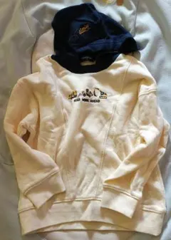 フード付きトレーナー