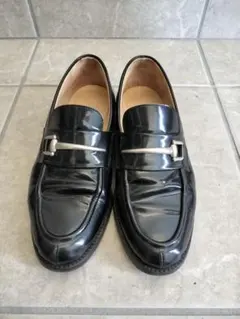 GUCCI ブラックレザー ローファー メタルバックル