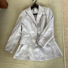 千趣会　ベージュスーツ