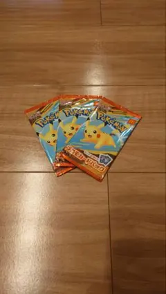 新品未開封　ポケモンカードゲーム ピカチュウ　3パック マック プロモ　MEGA