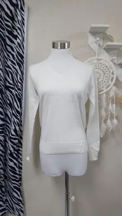 AZUL by mouzy 薄手春ニット 白