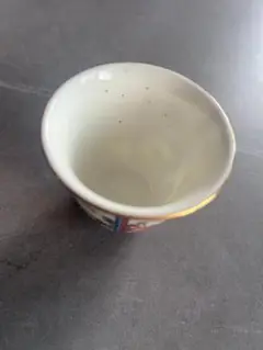 装飾的な白い茶碗2