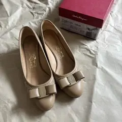 Salvatore Ferragamo リボンパンプス VERAのサムネイル