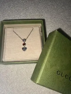 GUCCI ハート型ネックレス シルバー
