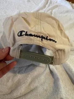 チャンピオン　Champion ベージュキャップ