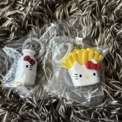 【匿名配送】ハローキティ　アメリカンデザイン　めじるしアクセサリー　2個