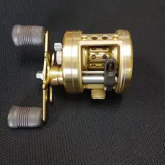 SHIMANO CALCUTTA 100XT ベイトリール - メルカリ