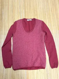 カシミヤ 100% ユニクロ　赤　薄手ニットセーター