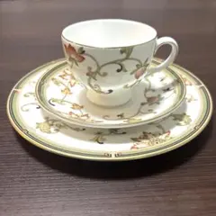 【美品】ウェッジウッド オベロン トリオ 1客 カップ&ソーサー&プレートのサムネイル