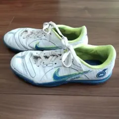 ナイキ サッカー トレーニングシューズ 21cm