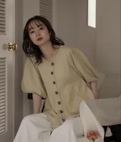mideal グリッターペプラムシルエット ベージュのサムネイル
