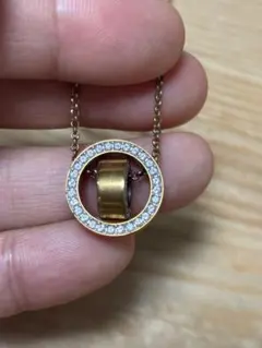 スワロスキー　円形ペンダント ネックレス ダイヤモンド風