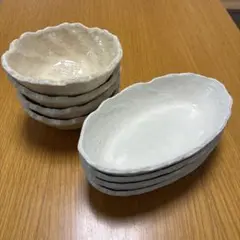 シンプルなアイボリーの食器　2種類