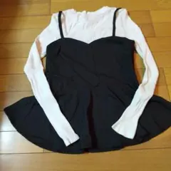 v レイヤードデザイン長袖トップスのサムネイル