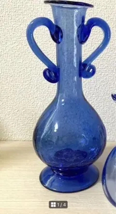 濃い青の美しいガラスインテリア 夏インテリア 花瓶