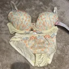 ブラジャーショーツセット E65 イエロー刺繍　シロハト