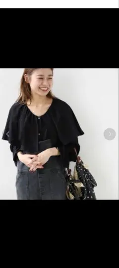 フリルカラーブラウス