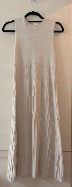 UNIQLO ユニクロ リブニットワンピース ノースリーブ アイボリー Sサイズ