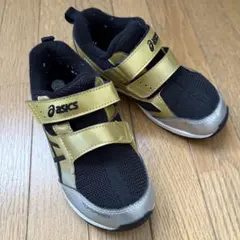 アシックス スニーカー