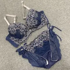 Item thumbnail for item 73dfaeb7-a9eb-4507-946c-b71a6719f657