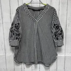 YECCA VECCA 刺繍入り ブラウス
