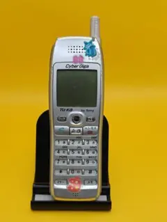 レア TU-KA TH291 silver ガラケー 携帯 Cyber Giga