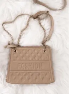 ベージュ キルティングショルダーバッグ