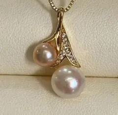 ２粒の真珠パールとストーンのエレガントチャーム照りつやも良いです♥5%引き