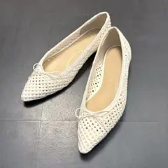極美品★LE TALON メッシュ フラットパンプス 23cm 白 ポインテッドのサムネイル