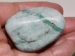 糸魚川276 翡翠 90g ヒスイ 原石 鑑賞石 自然石 誕生石 鉱物 鉱石