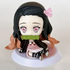 竈門ねずこ　ミニフィギュア　鬼滅の刃　きゅんキャラ　一番くじ　人形　お座り