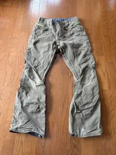 T*E様 VOLCOM スノーボードパンツ ホワイト - メルカリ