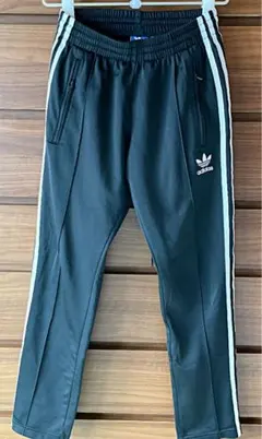 アディダスオリジナルス トラックパンツ ジャージ
