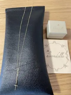 hirondelle クロスネックレス 細め18K 華奢 - メルカリ