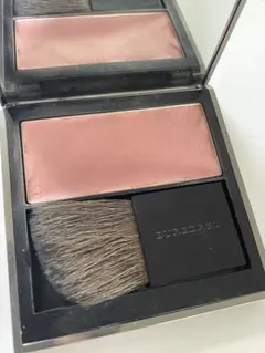 【BURBERRY】 ライトグロウ PF 08 チークカラーのサムネイル