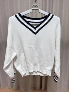 GU チルデンニット Vネック セーター ホワイト M